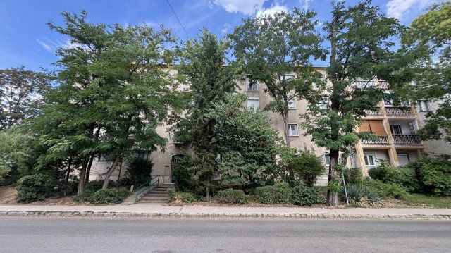 Eladó téglalakás, Tatabányán 36.8 M Ft, 2 szobás