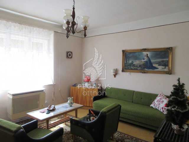 Eladó családi ház, Sátán 8.9 M Ft, 3 szobás