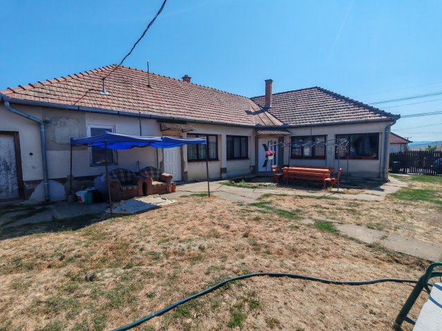Eladó családi ház, Varsányon 25 M Ft, 4 szobás