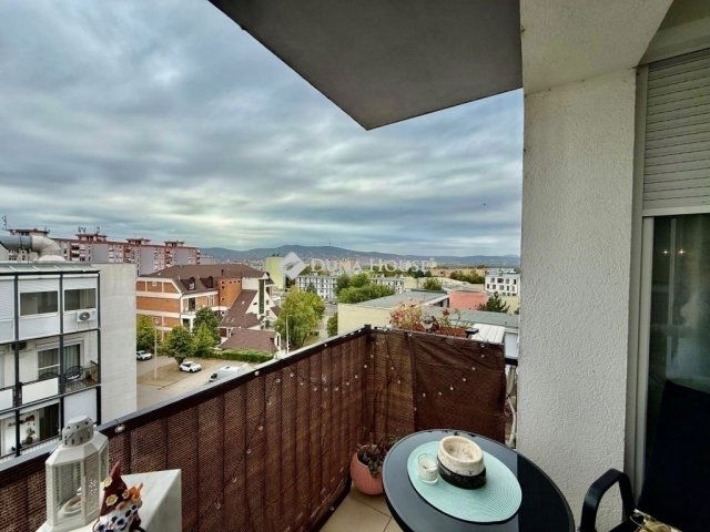 Eladó téglalakás, Pécsett 79.9 M Ft, 3 szobás