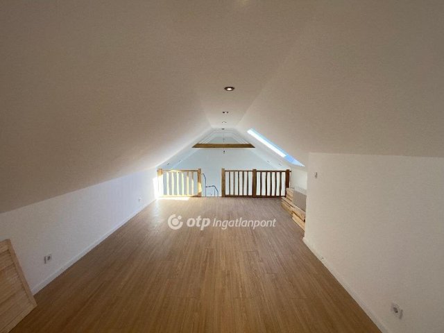Eladó családi ház, Veszprémben 85 M Ft, 2 szobás