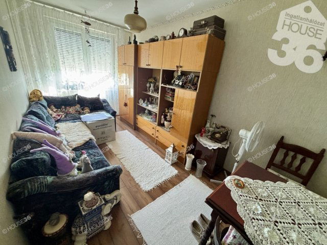 Eladó panellakás, Kiskunfélegyházán 32.9 M Ft, 2 szobás