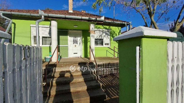 Eladó családi ház, Kabán 45 M Ft, 2 szobás