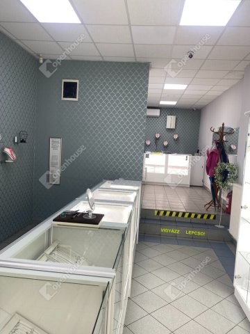 Eladó iroda, Komáromban 299.5 M Ft / költözzbe.hu