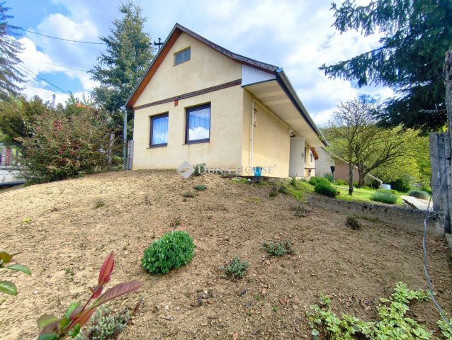 Eladó családi ház, Kurdon 36.5 M Ft, 2 szobás