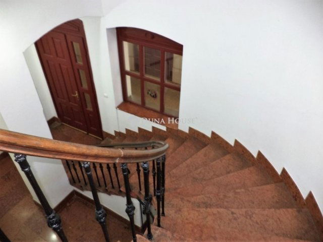 Eladó téglalakás, Székesfehérvárott 134.8 M Ft, 4 szobás