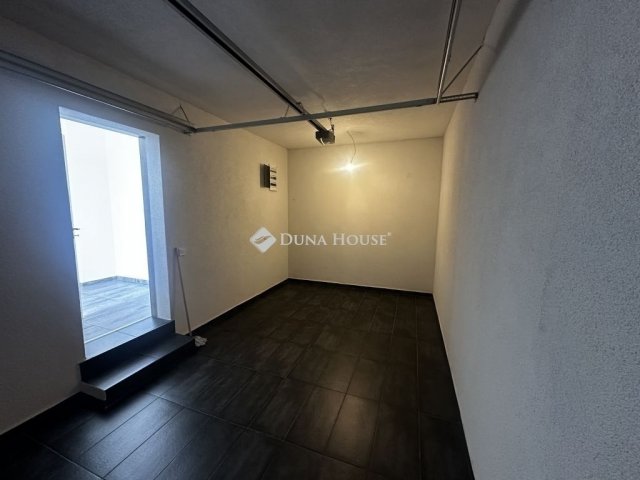 Eladó téglalakás, Pellérden 149.9 M Ft, 5 szobás