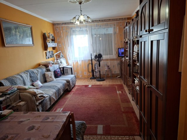 Eladó panellakás, Debrecenben, Angyalföld téren 38.9 M Ft