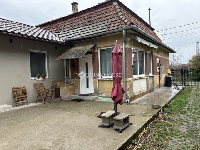 Eladó családi ház, Kiskunlacházán 59.9 M Ft, 4 szobás