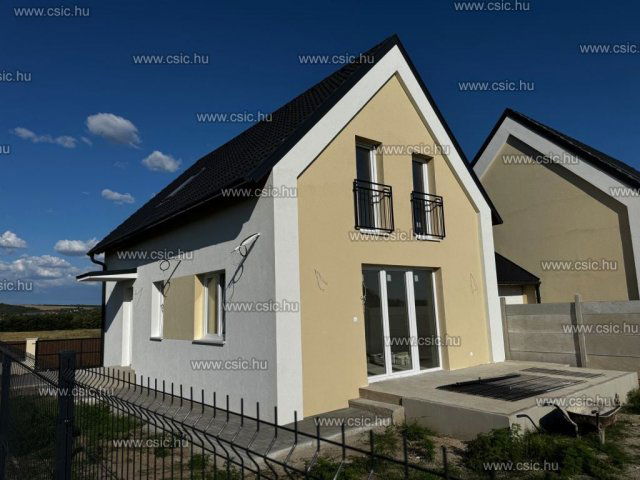 Eladó családi ház, Vácrátóton 89.9 M Ft, 4+1 szobás