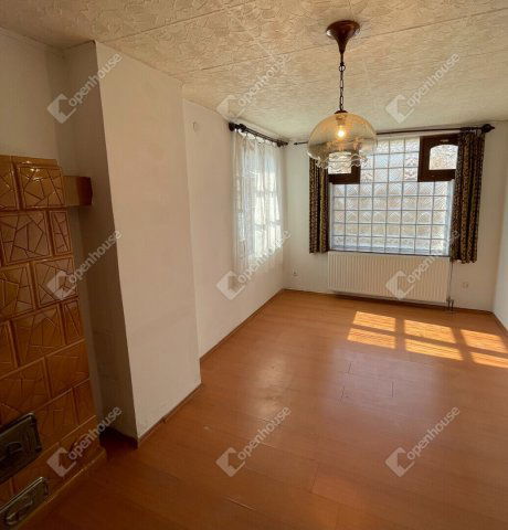 Eladó családi ház, Tabon 39.9 M Ft, 2 szobás