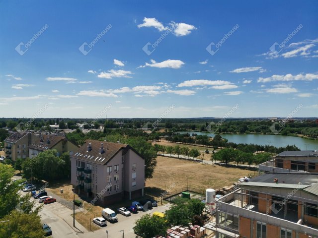 Eladó panellakás, Székesfehérvárott 63.5 M Ft, 3+2 szobás