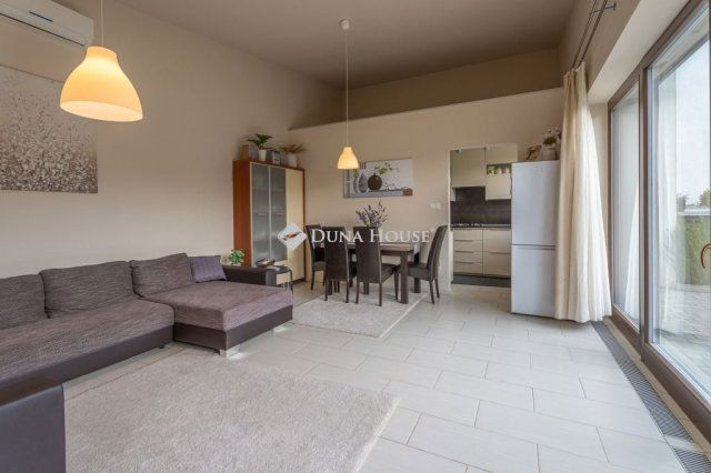 Eladó családi ház, Biatorbágyon 349 M Ft, 8 szobás