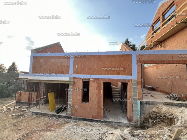 Eladó ikerház, Pilisborosjenőn 164.9 M Ft, 4 szobás