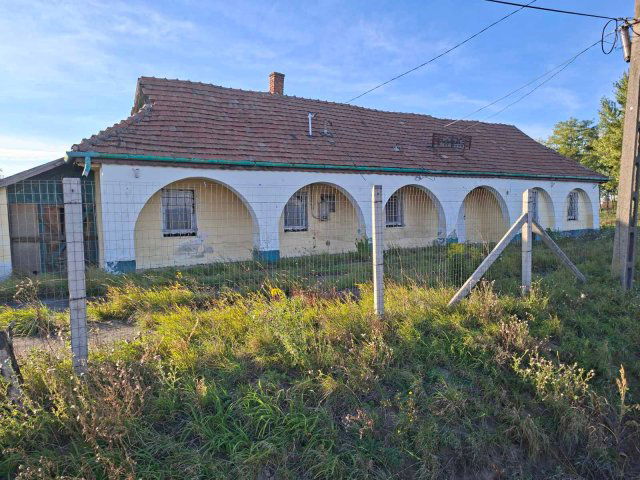 Eladó üzlethelyiség, Mérán 50 M Ft / költözzbe.hu