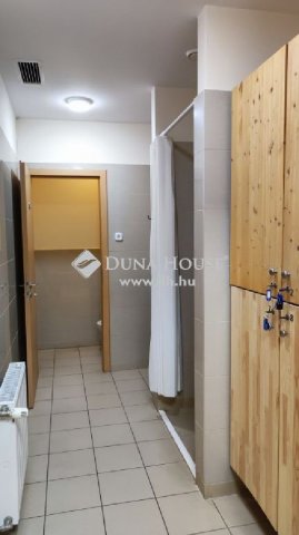 Eladó üzlethelyiség, Budapesten, VI. kerületben 190 M Ft