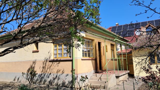 Eladó családi ház, Szolnokon 83 M Ft, 2 szobás