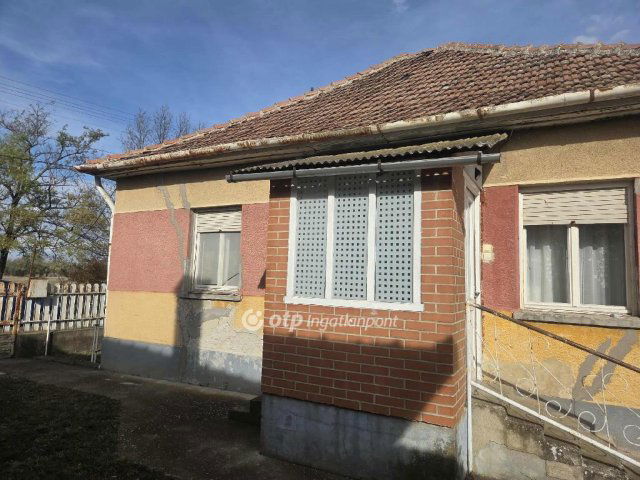 Eladó családi ház, Jászkisérén 13.79 M Ft, 2+1 szobás