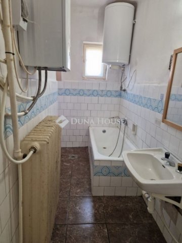 Eladó családi ház, Monoron 47.99 M Ft, 2 szobás