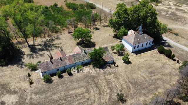 Eladó családi ház, Tabdin 95 M Ft, 45 szobás