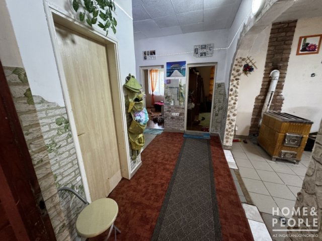 Eladó családi ház, Hódmezővásárhelyen 20 M Ft, 4 szobás