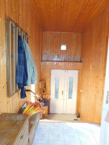 Eladó családi ház, Pécsett 299 M Ft, 9 szobás