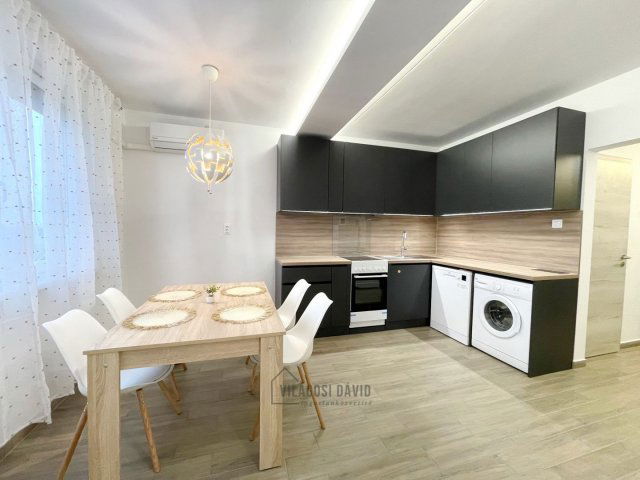 Kiadó panellakás, albérlet, Debrecenben 250 E Ft / hó, 2 szobás