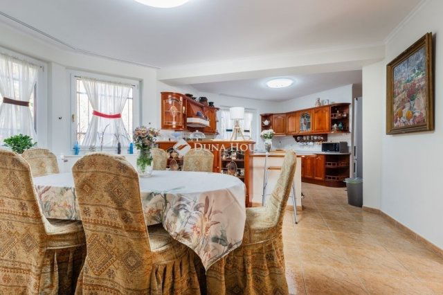 Eladó családi ház, Budapesten, II. kerületben 531.6 M Ft