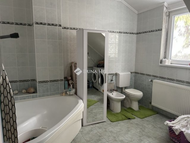 Eladó ikerház, Érden 145 M Ft, 5 szobás / költözzbe.hu