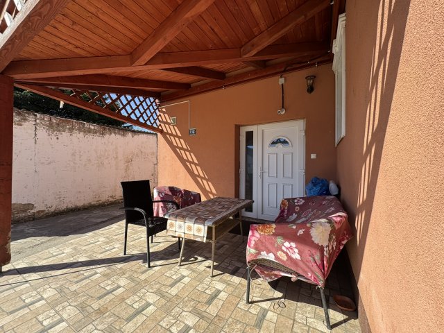 Eladó családi ház, Pécsett 108 M Ft, 3 szobás