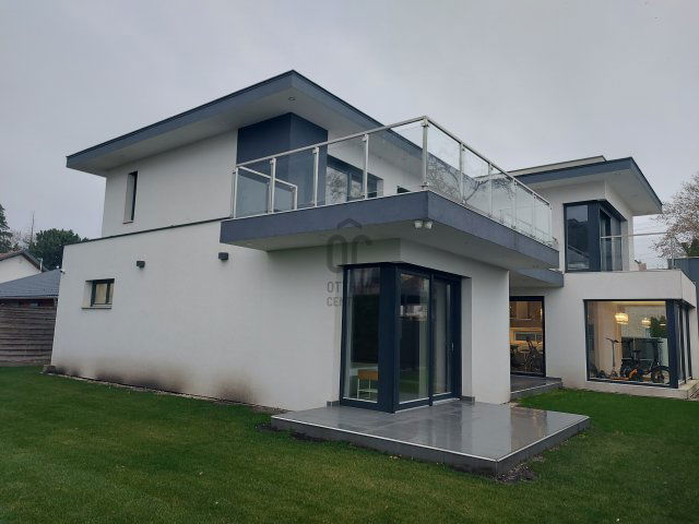 Eladó nyaraló, Balatonbogláron 380 M Ft, 5 szobás