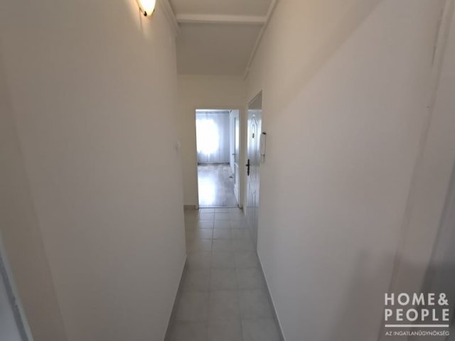 Eladó téglalakás, Szegeden 51 M Ft, 3 szobás