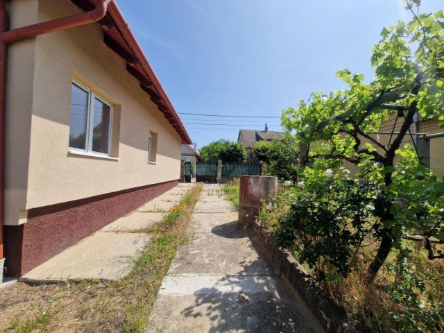 Eladó családi ház, Erdőkertesen 65 M Ft, 3 szobás