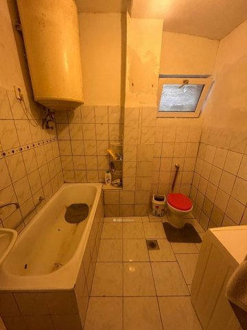 Eladó családi ház, Pápateszéren 22 M Ft, 3 szobás