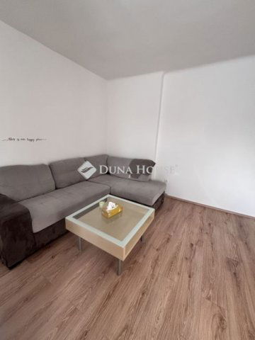 Kiadó téglalakás, albérlet, Pécsett 230 E Ft / hó, 2 szobás