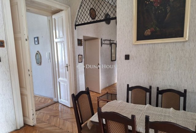 Eladó téglalakás, Budapesten, VI. kerületben 269 M Ft, 4 szobás