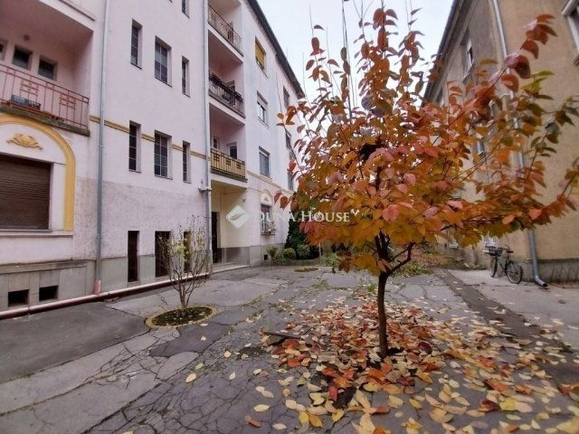 Eladó téglalakás, Szegeden 128 M Ft, 3 szobás