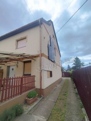 Eladó ikerház, Hatvanban 39.99 M Ft, 2+2 szobás