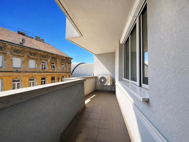 Eladó téglalakás, Budapesten, II. kerületben 105 M Ft, 2 szobás