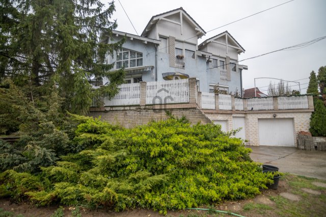 Eladó ikerház, Budapesten, XVI. kerületben 360 M Ft, 12 szobás