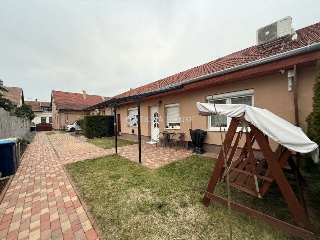 Eladó családi ház, Budapesten, XVIII. kerületben 59 M Ft