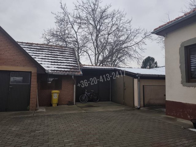 Eladó családi ház, Vecsésen 123 M Ft, 6 szobás