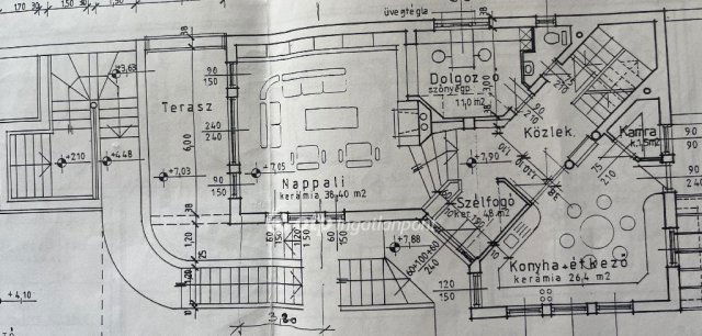 Eladó családi ház, Csömörön 339.9 M Ft, 6 szobás