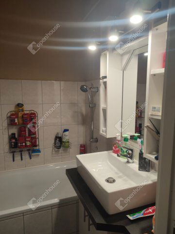 Kiadó panellakás, albérlet, Tatabányán 170 E Ft / hó, 2 szobás