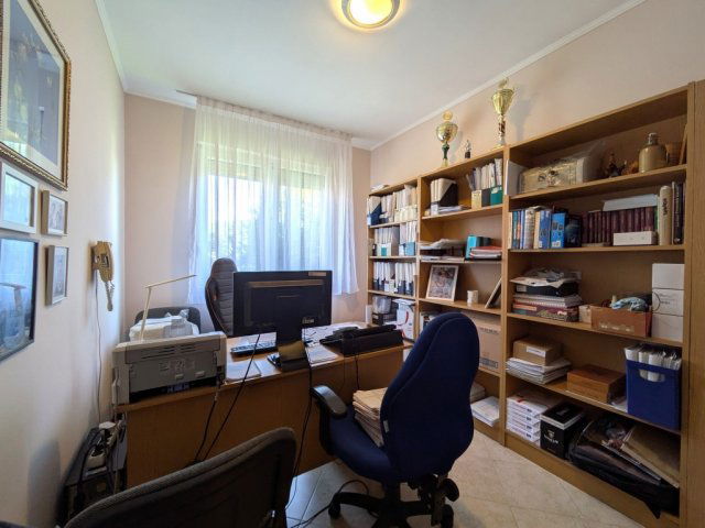 Eladó téglalakás, Debrecenben 79.7 M Ft, 3 szobás