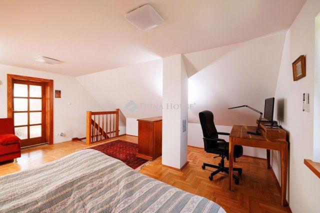 Eladó családi ház, Etyeken 178 M Ft, 4 szobás