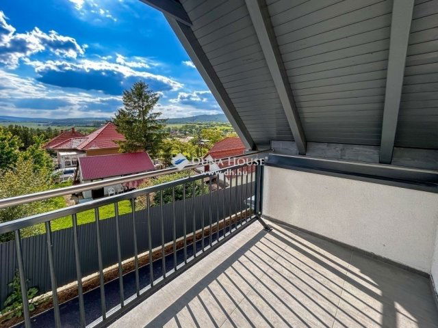 Eladó családi ház, Hosszúhetényen 77.9 M Ft, 4 szobás