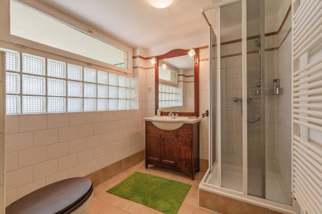 Eladó családi ház, Pécelen 208 M Ft, 7 szobás