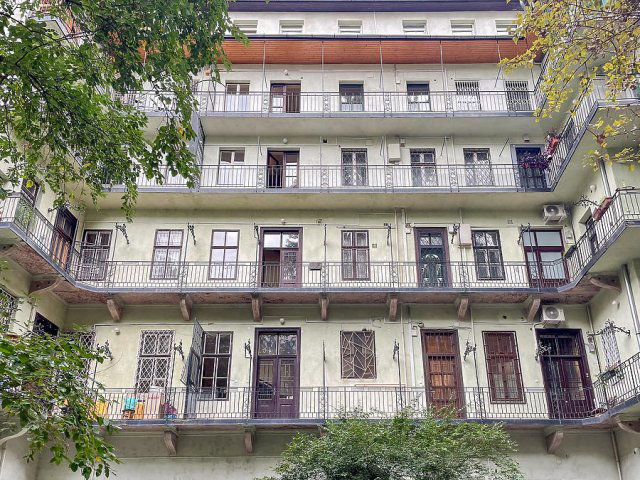Eladó téglalakás, Budapesten, VIII. kerületben, Baross utcában