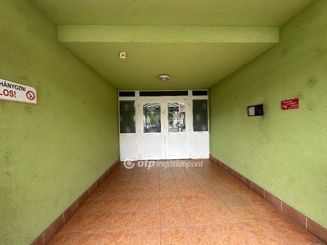 Eladó panellakás, Nyíregyházán 37.49 M Ft, 2 szobás